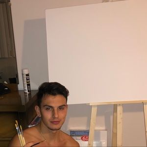 Meet your Posher, Lorenzo